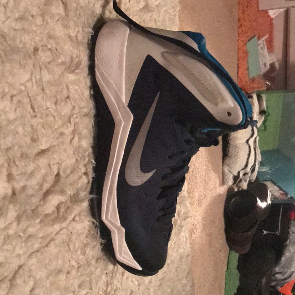 Nike Hyperdunks - image 2